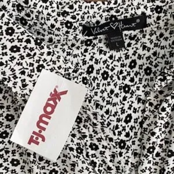 Velvet Heart Elisa Roll Tab Button-Down Black White Floral Pattern Blouse Size L - Picture 4 of 13